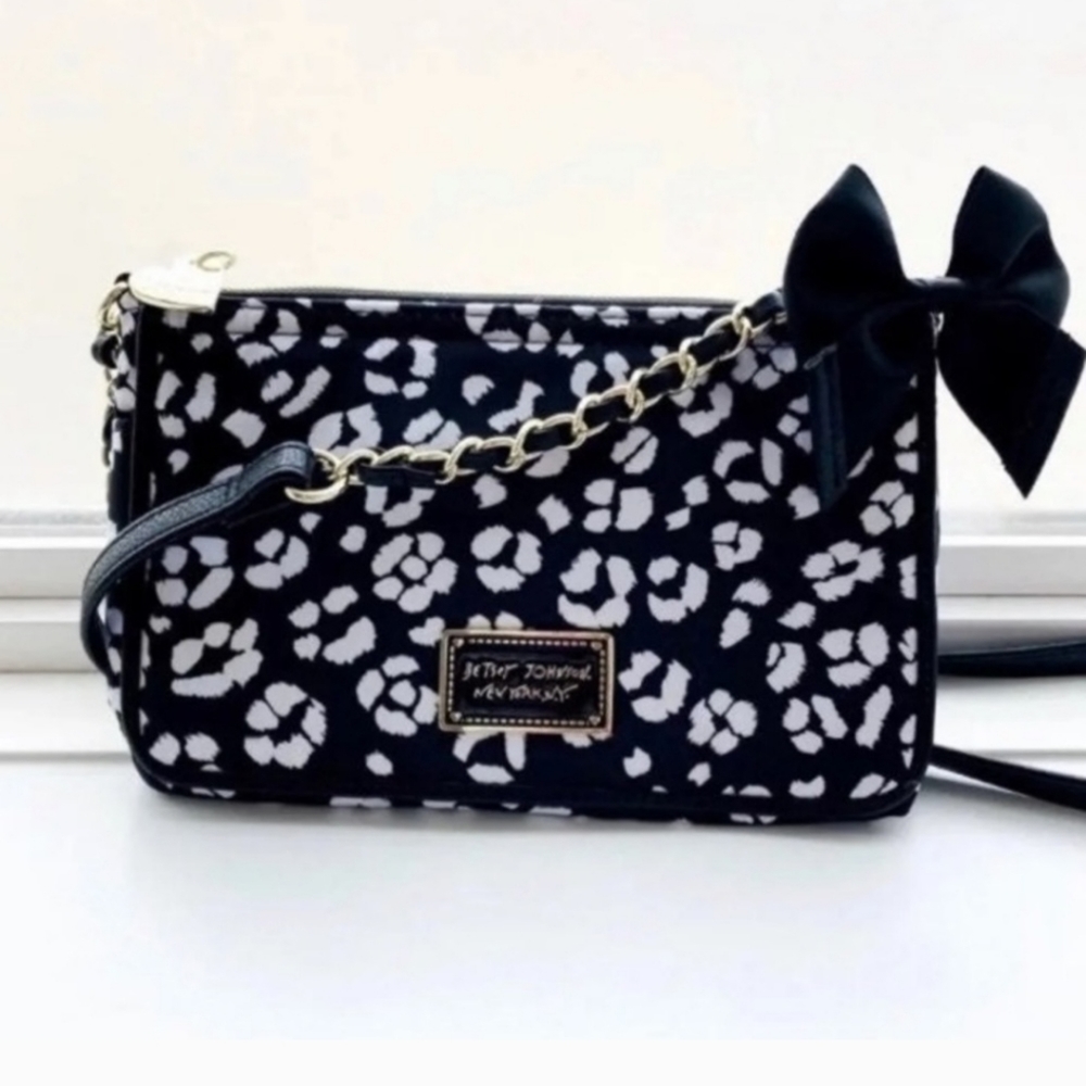BETSEY JOHNSON LEOPARD PRINT SHOULDER BAG